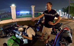 Vá xe miễn phí cho người đi đường, tài xế Grab ở TP.HCM bị dọa "đập nát đầu"