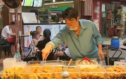 Nam diễn viên SN 1984 bán chân gà rút xương ở phố đi bộ, 3 năm mua 2 căn nhà