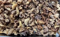 Bất ngờ: 1 người đàn ông xuất hiện ở cả 2 vụ lùm xùm suất ăn bán trú tóp mỡ và 300 tấn thịt lợn bẩn ở Hà Nội cách đây 6 tháng