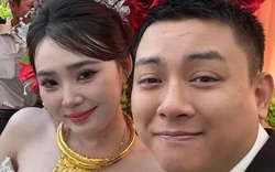 Hoài Lâm hát trong tiệc cưới