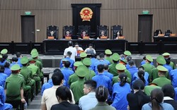4 bảo vệ nhận 400.000-570.000 đồng mở cổng giúp “bà trùm” lĩnh 2-3 năm tù