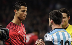 Bình luận gây bão của Ronaldo dưới bài đăng của Messi