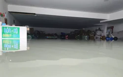 Tầng hầm biệt thự, ngân hàng ở TPHCM ngập sâu, nhiều tài sản ngâm trong nước