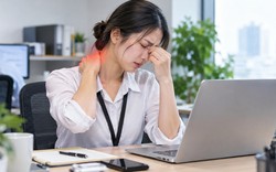 Ngồi 8 tiếng mỗi ngày, sức khỏe dân văn phòng bị ảnh hưởng thế nào?
