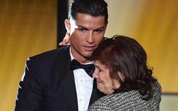 Ronaldo có 41 tuổi, là siêu sao thế giới vẫn khiến mẹ rơi nước mắt