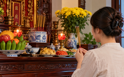 Ngày mai là mùng 1 tháng 9 Âm lịch: Khung giờ đẹp nhất để thắp hương