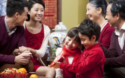 Về quê ăn Tết 5 ngày, mẹ chồng nhắc khéo đưa chị dâu 10 - 15 triệu lo cỗ bàn khiến vợ chồng tôi rối tung