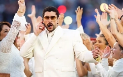 Chân dung ca sĩ khiến ông Trump chê "tệ nhất lịch sử"