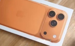 Trúng thưởng iPhone tại tiệc tất niên công ty, người đàn ông mở hộp quà xong liền tuyên bố: “Tôi không cần nữa”