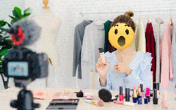 Mẹ con diễn viên là "thiên tài livestream", thu về gần 35 tỷ chỉ trong 1 phiên!