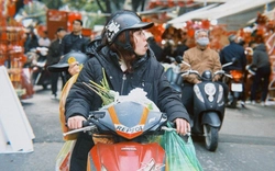 Cận cảnh Hàng Mã những ngày giáp Tết: Vắng bóng "nàng thơ" áo dài, khách Tây thích thú nhưng tiểu thương lại "ngồi chơi xơi nước"