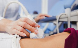 Đau bụng đi khám, cô gái sốc nặng sau khi biết kết quả siêu âm