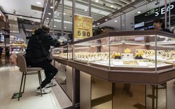 Người đàn ông bán nhà 5,6 tỷ đồng mua vàng, lãi 2,8 tỷ đồng nhưng thừa nhận: “Tôi trúng lớn nhưng thấp thỏm, mất ăn mất ngủ”