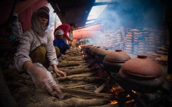 Cảnh tượng ngay lúc này tại một ngôi làng nằm ven sông Hồng: Nghi ngút khói cả ngày lẫn đêm