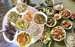 29 Tết, loạt siêu phẩm cơm tất niên trình làng: Hà Tĩnh cúng mực, Hải Phòng có chả rươi