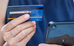 Đừng để mất sạch tiền trong tài khoản khi du lịch Tết vì thói quen này