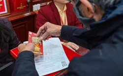 Giá vàng hôm nay 17/2: Quay đầu đi xuống, mất ngưỡng 5.000 USD/ounce