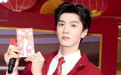 Nam diễn viên chi một tỷ đồng lì xì fan trong đêm Giao thừa