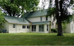 Định mua nhà mới nhưng con liên tục gào khóc, vài năm sau mẹ mới biết mình đã thoát một kiếp nạn sinh tử