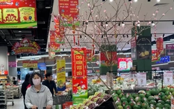 Mùng 2 Tết: Siêu thị ngập rau thịt, khách vắng tanh vắng ngắt