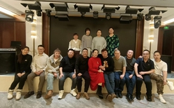 Họp lớp, người bạn giàu nhất âm thầm thanh toán hóa đơn 35 triệu đồng rồi về trước: Hôm sau ai cũng nhận được tin nhắn mà chết sững