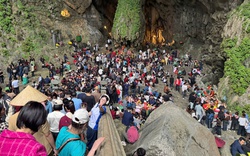 Du lịch Việt tưng bừng đón khách mùa tết Bính Ngọ