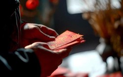 Nhận lì xì Tết 3 triệu đồng, người đàn ông liên tiếp nhận thông báo trừ tiền, tài khoản về 0 đồng chỉ sau 5 phút