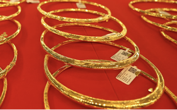 Tối 19-2, giá vàng, bạc đồng loạt tăng mạnh