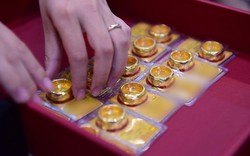 Người phụ nữ SN 1978 bỏ 2,5 tỷ đồng mua 2kg vàng, 12 năm sau đến ngày lập đỉnh đem đi bán thì được báo: “Chị không nên làm vậy”