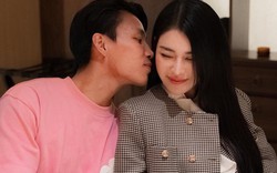 Văn Thanh đưa "chị đẹp" sexy nhất làng bóng đá về quê ra mắt dịp Tết
