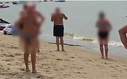 Sinh vật dài ngoằng bất ngờ trồi lên giữa bãi tắm đông nghịt, cơ quan chức năng nói: "Đây là việc hiếm"