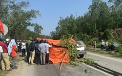 Va chạm giữa ô tô và xe máy, gia đình 4 người thương vong