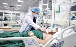 Bữa cơm tất niên nguội lạnh và những bác sĩ không nhớ nổi mùng mấy Tết