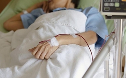 Người đàn ông nguy kịch vì ăn thức ăn thừa, bác sĩ cảnh báo: 6 loại thực phẩm để lâu dễ gây ngộ độc, đắt mấy cũng nên bỏ đi