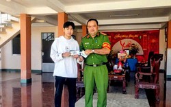 Phát hiện loạt tờ tiền từ 50K - 500K trên tuyến tỉnh lộ: Công an xã vào cuộc