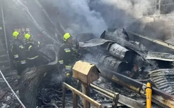 Trực thăng quân sự Iran rơi xuống khu chợ sầm uất, ít nhất 4 người thiệt mạng