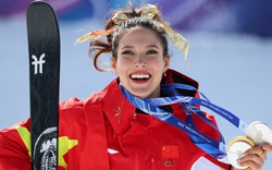 Profile "khủng" của "công chúa tuyết" hot nhất Olympic: 6 huy chương, 1580 điểm SAT, học vật lý lượng tử Stanford, kiếm 23 triệu đô