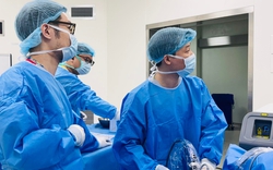 Nhịn đau chờ ‘ngày đẹp’ đi viện, bác sĩ thốt lên 'viên sỏi không biết xem ngày'