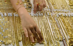 Trước ngày vía Thần Tài, giá vàng trong nước cao hơn thế giới tới 21 triệu đồng/lượng