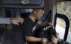 Xông lên xe đánh tới tấp tài xế vì cho rằng đậu xe trước cổng nhà ngày Tết