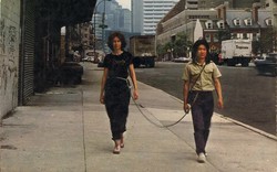 Một người đàn ông và một người phụ nữ tự buộc dây vào nhau suốt một năm nhưng không được phép chạm: Kết quả sau đó thế nào?