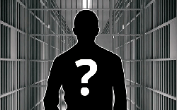 Danh hài đình đám tự tay tống cổ anh trai vào tù