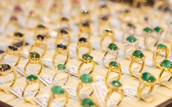 Giá vàng hôm nay 28/2: Tăng lên sát ngưỡng 5.300 USD/ounce