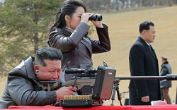Con gái nhà lãnh đạo Triều Tiên Kim Jong-un khai hỏa súng bắn tỉa