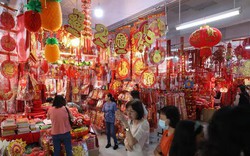 Khách Việt bất ngờ trước cảnh tượng trên phố Trung Quốc dịp năm mới, nhận xét: "Ai cũng như vậy sao?"