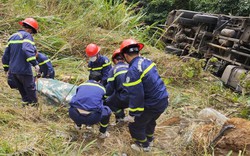 Xe tải lao xuống vực đèo Bảo Lộc, tài xế tử vong trong cabin