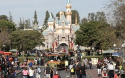 Dịch bệnh truyền nhiễm nguy hiểm nhất thế giới bùng phát tại Disneyland, giới chức phát cảnh báo khẩn