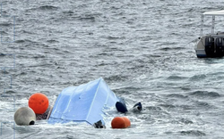 Oman: Lật thuyền du lịch chở 25 hành khách, 3 người tử vong