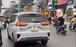 Ô tô có bảng đèn led hiện dòng chữ xúc phạm công an, tài xế nói do bị "hack"