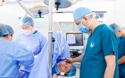 Ê-kíp can thiệp bào thai sản phụ Singapore: Bền bỉ giữ gìn sự sống từ những quyết định khó khăn